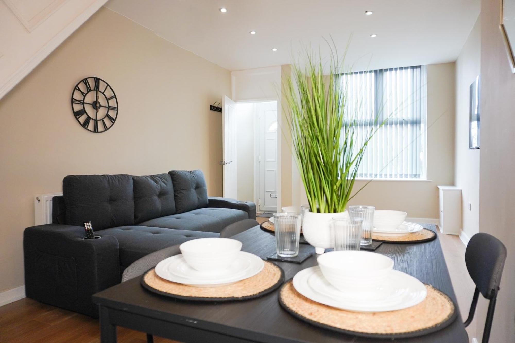 2 Bedroom House 10 Mins To City Centre & Albert Dock Liverpool Extérieur photo