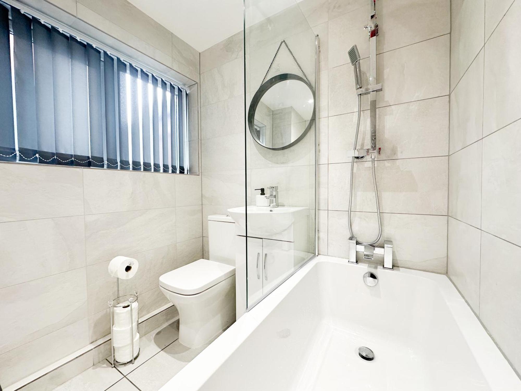 2 Bedroom House 10 Mins To City Centre & Albert Dock Liverpool Extérieur photo