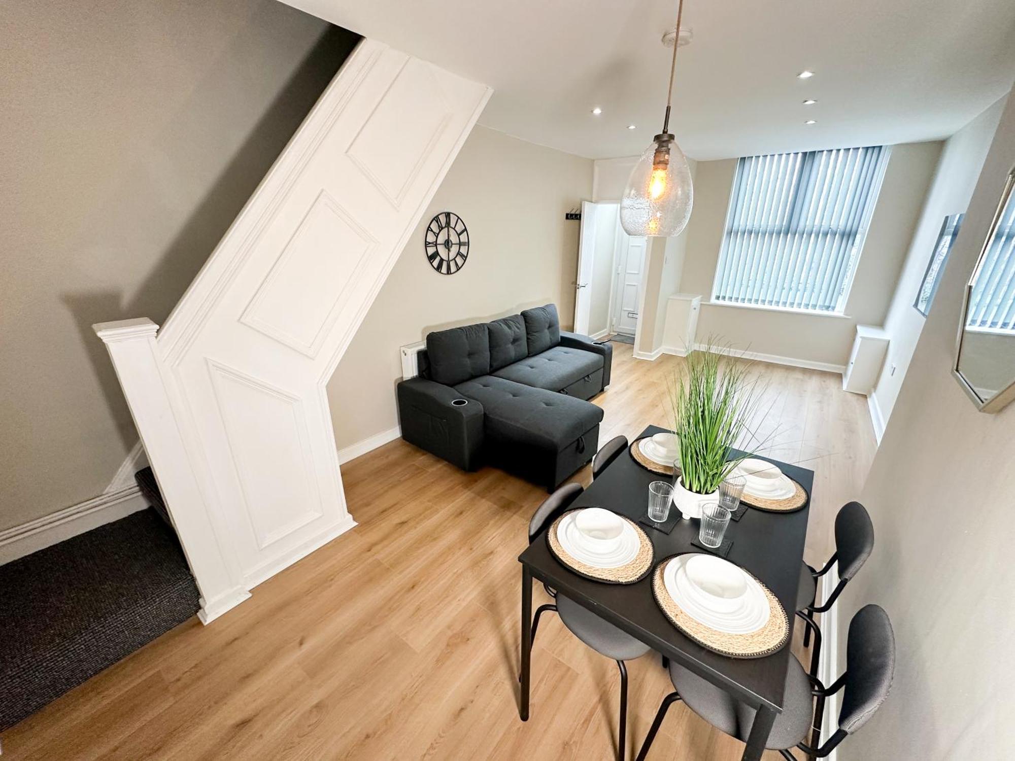2 Bedroom House 10 Mins To City Centre & Albert Dock Liverpool Extérieur photo