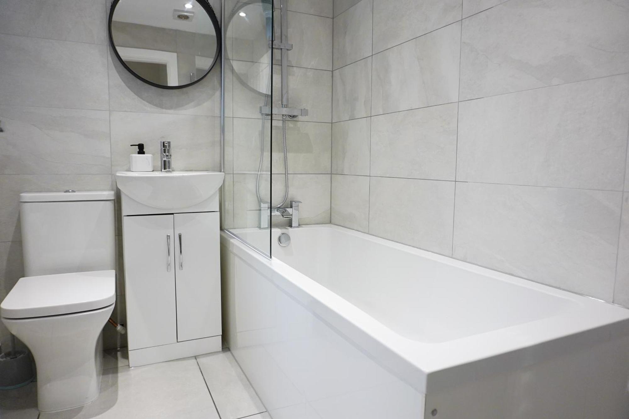 2 Bedroom House 10 Mins To City Centre & Albert Dock Liverpool Extérieur photo