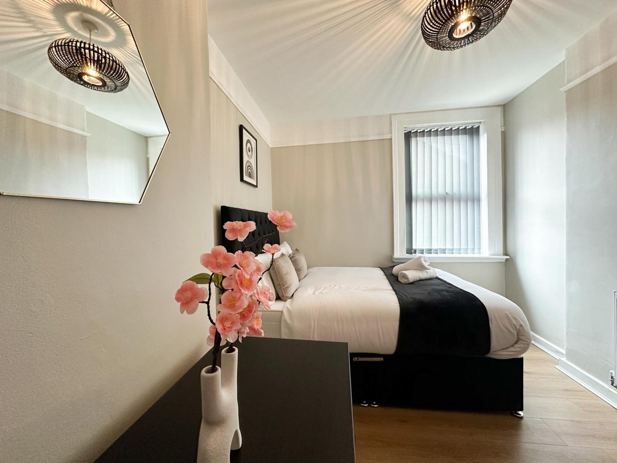 2 Bedroom House 10 Mins To City Centre & Albert Dock Liverpool Extérieur photo