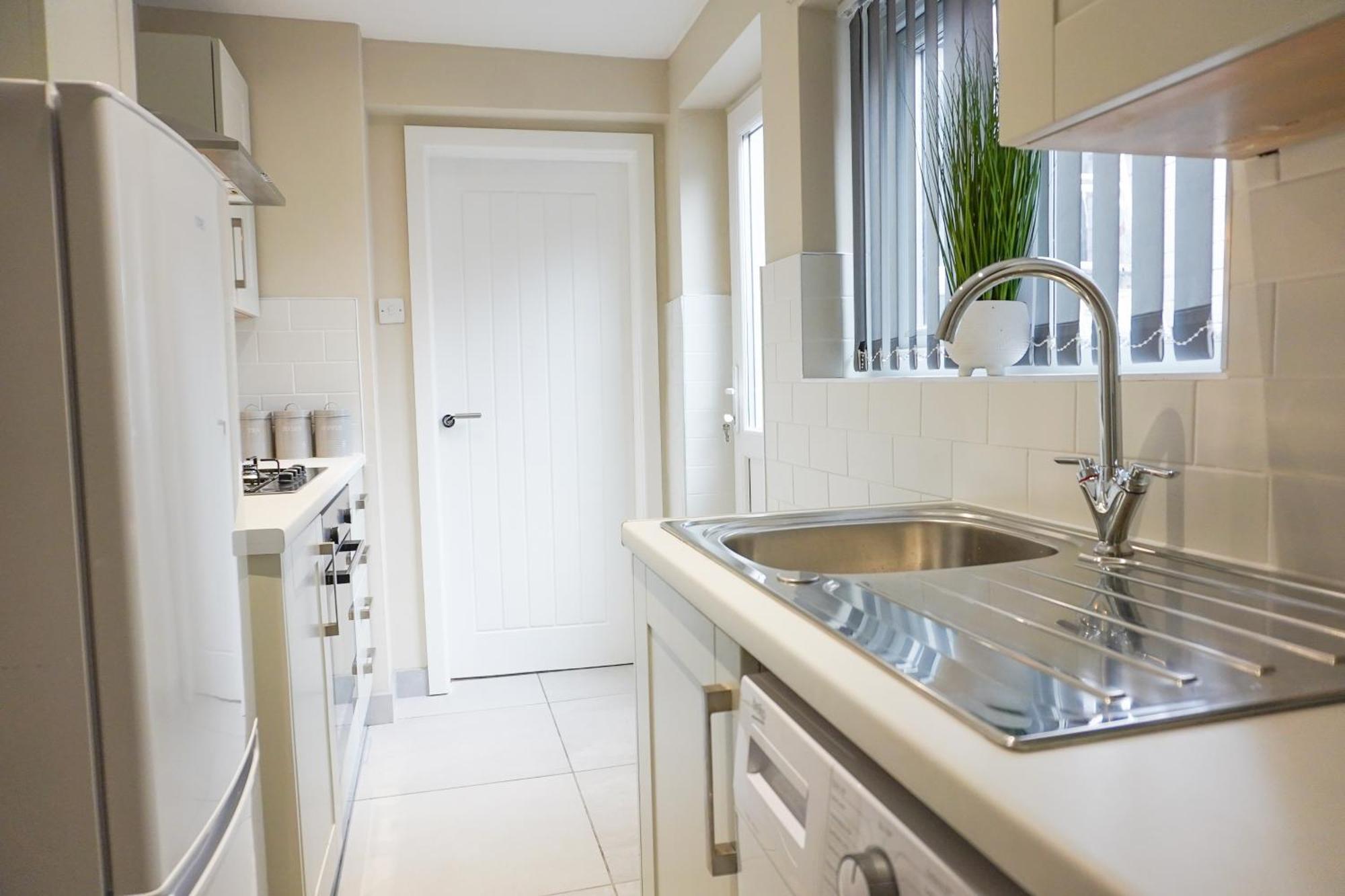 2 Bedroom House 10 Mins To City Centre & Albert Dock Liverpool Extérieur photo