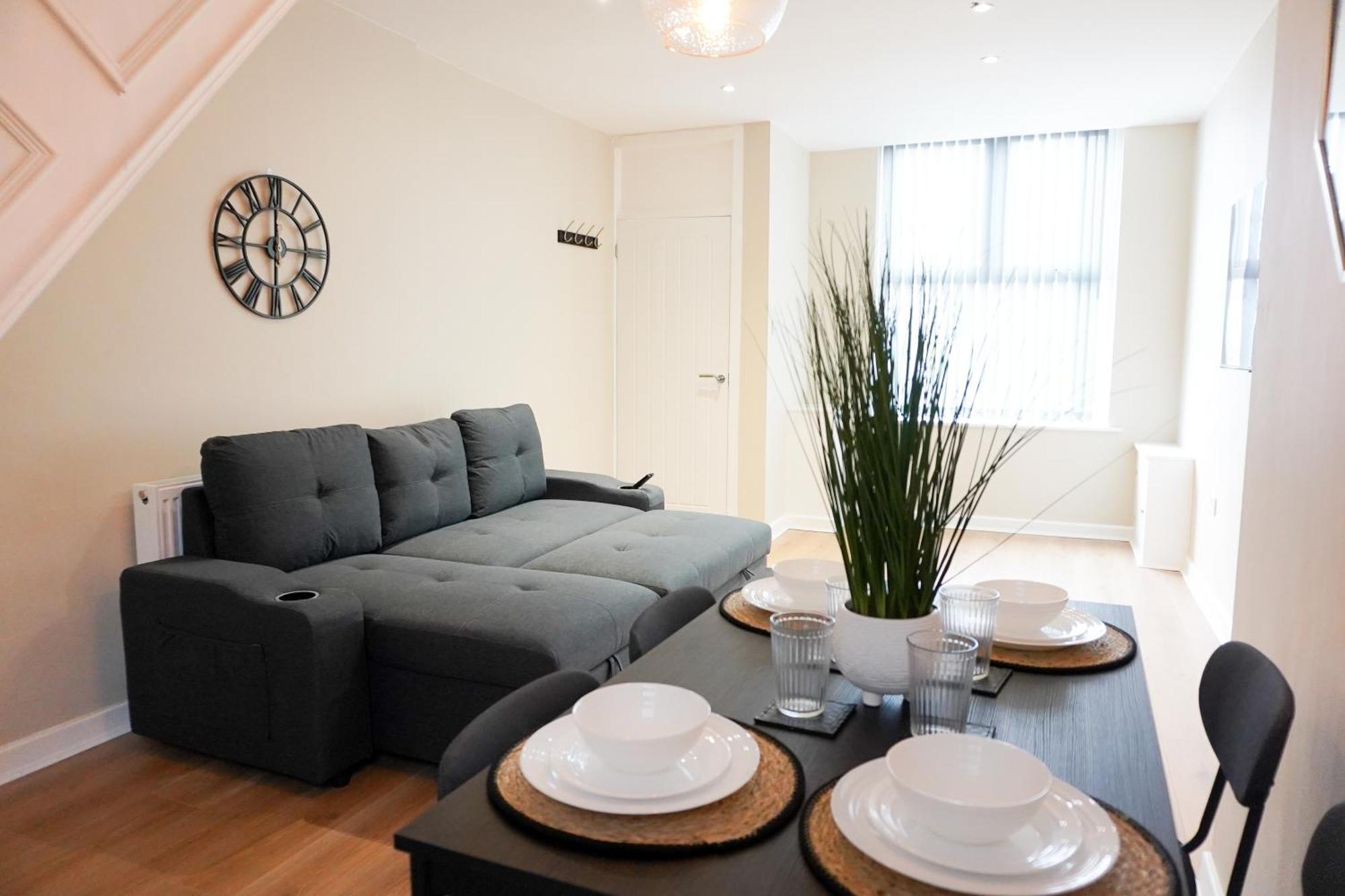 2 Bedroom House 10 Mins To City Centre & Albert Dock Liverpool Extérieur photo